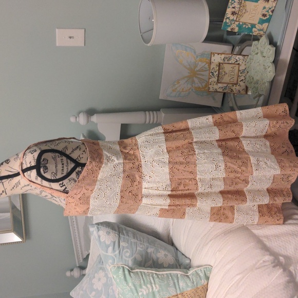 Ann Taylor LOFT, eyelet dress, size 12. - Picture 4 of 14